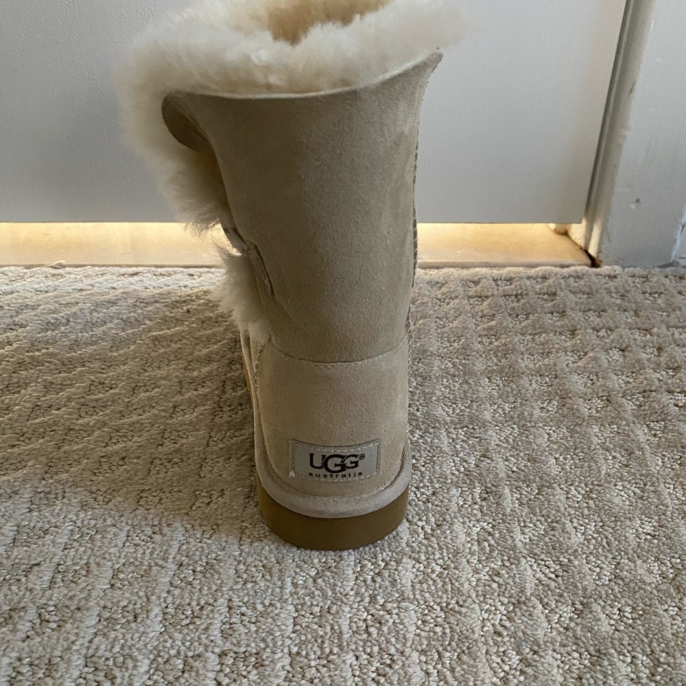 Ugg Bailey Button Left Shoe Only Replacement - image 2